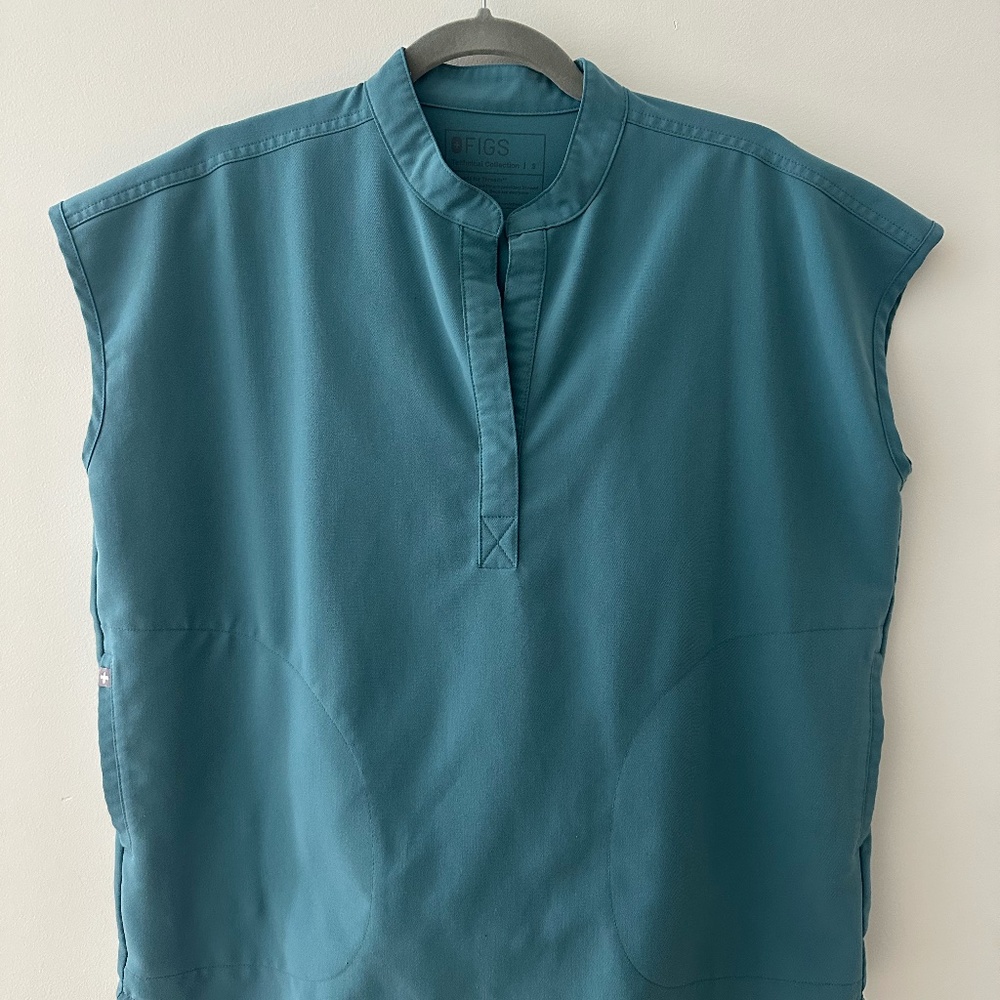 FIGS Hydrogreen Rafaela - Oversized Scrub Top